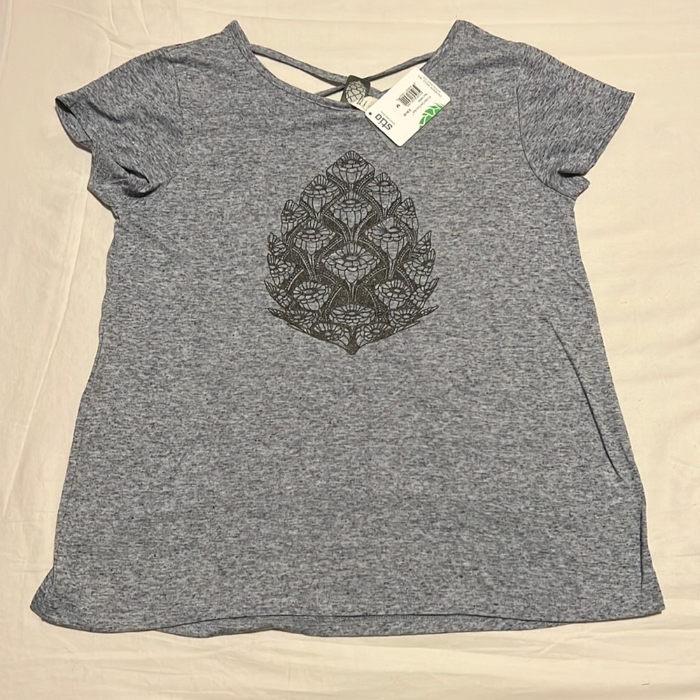 BNWT Stio T-shirt medium